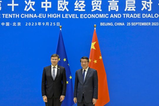 dombrovskis - he lifeng